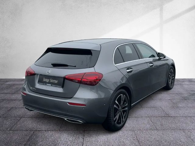 Mercedes-Benz A 180 A 180 d Progressive