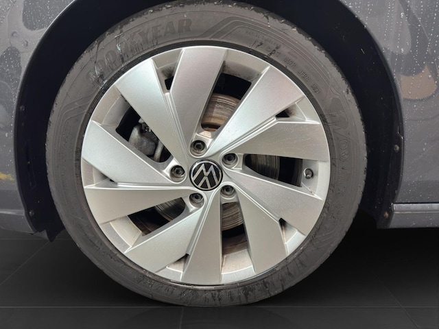 Volkswagen Golf 2.0 TDI DSG Style Variant