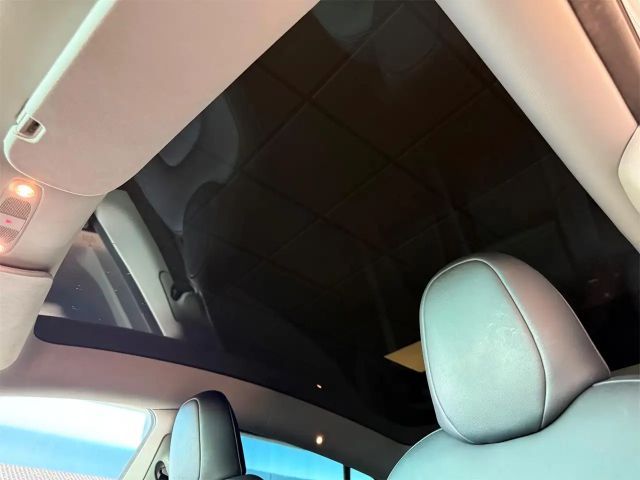 Tesla Model Y AWD Performance