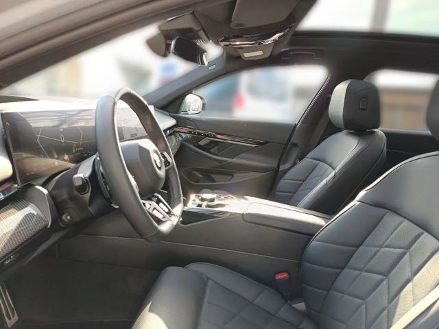 BMW 540 540d M-Sport Touring xDrive