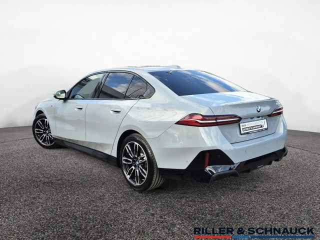 BMW 520 520i M-Sport Sedan