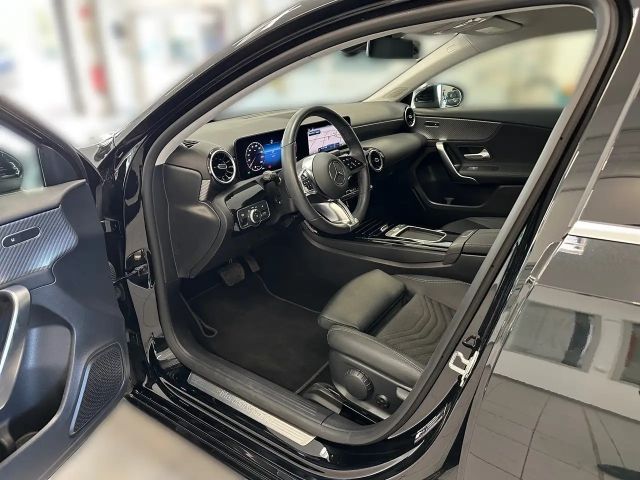 Mercedes-Benz A 200 A 200 d