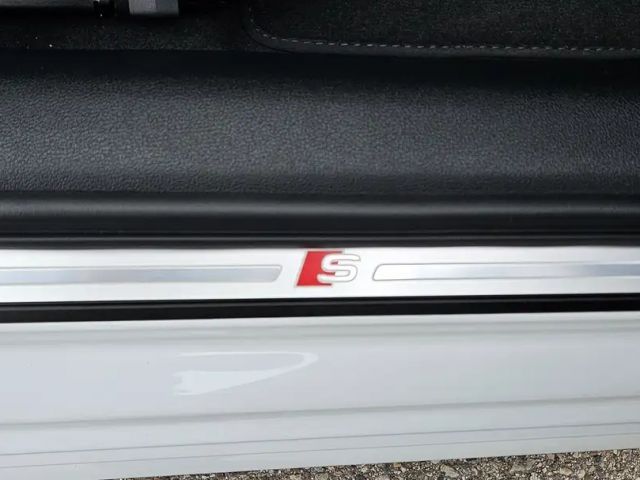 Audi A4 40 TDI Avant S-Line