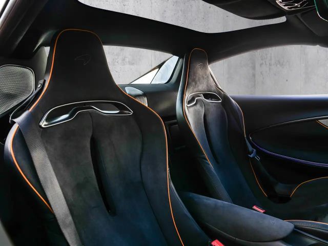 McLaren Artura Spider