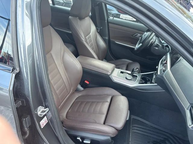 BMW 330 330e M-Sport xDrive