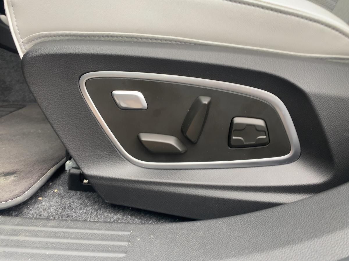 Renault Scenic E-Tech Iconic