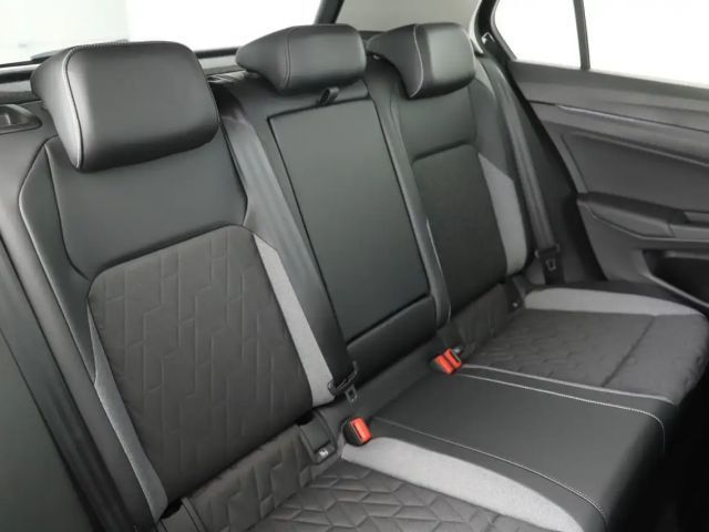 Volkswagen Golf 1.5 eTSI DSG Golf VIII