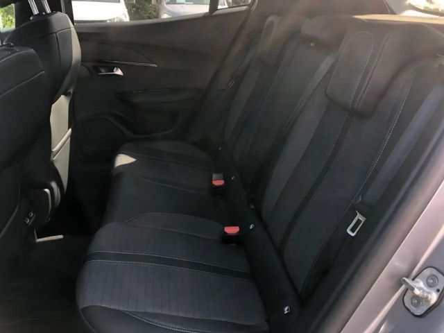 Peugeot E-2008 Allure Pack