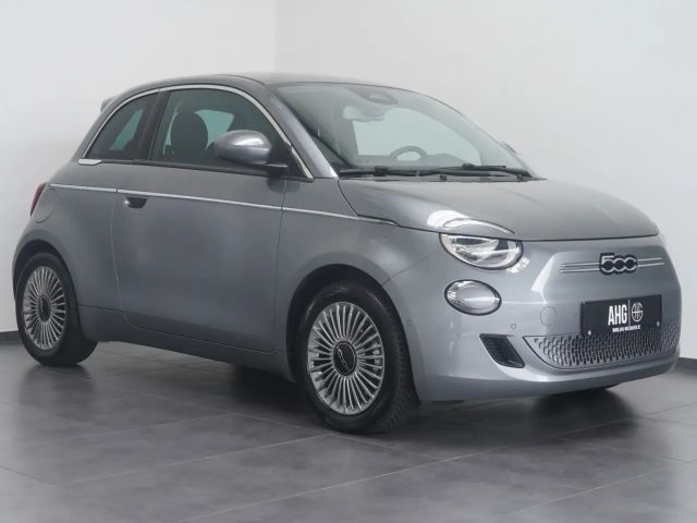Fiat 500e 87KW/42kWh/DC-LADEN/CARPLAY/DAB/SOH/KAMERA