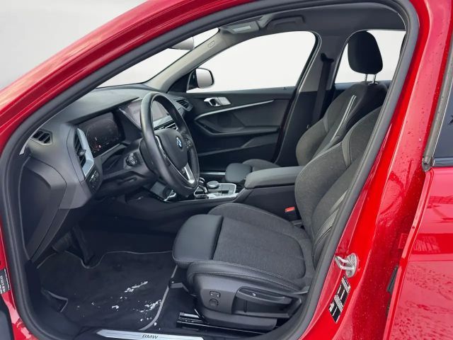 BMW 118 118i Sedan Sport Line