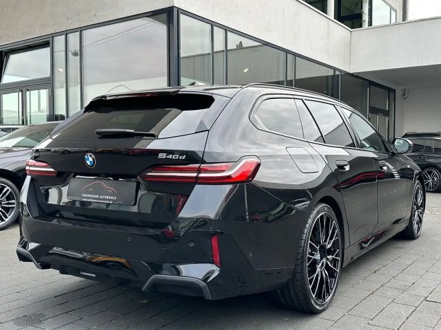 BMW 540 540d M-Sport Touring xDrive