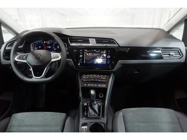 Volkswagen Touran 1.5 TSI Highline Style