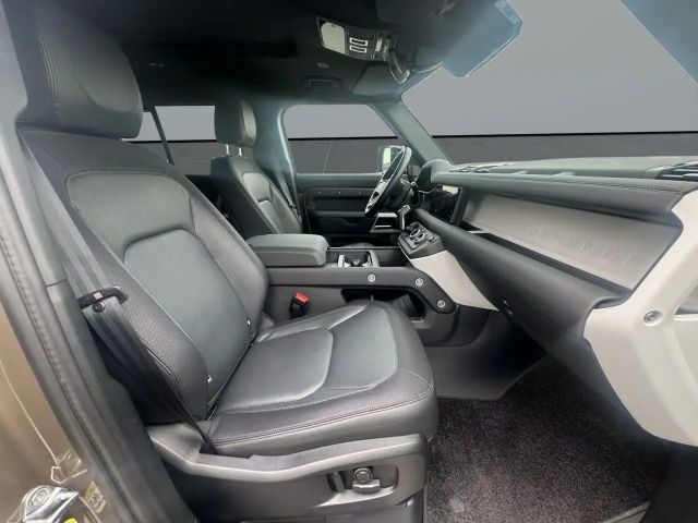 Land Rover Defender 110 D300 Dynamic SE