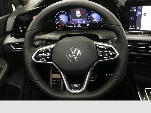 Volkswagen Golf 1.5 eTSI Golf VIII R-Line