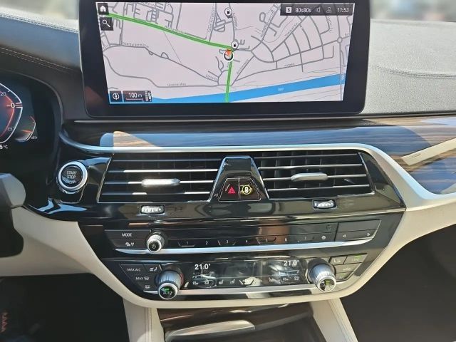 BMW 540 540i Luxury Line Sedan xDrive