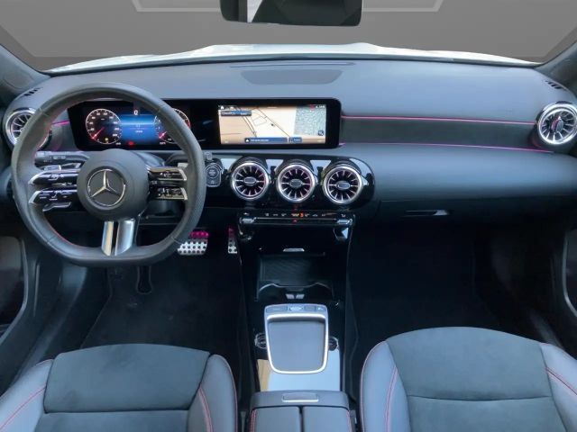 Mercedes-Benz A 180 AMG Line