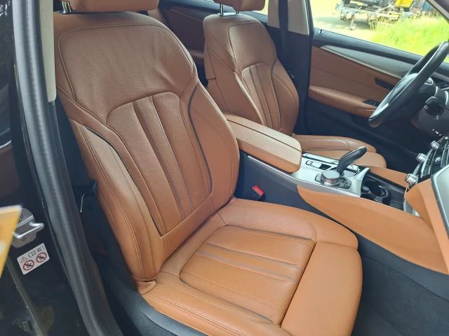 BMW 530 530d Luxury Line Touring xDrive