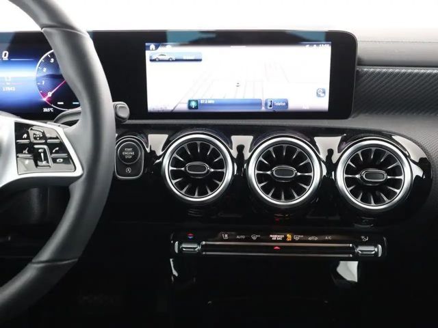 Mercedes-Benz CLA 180 Coupé Progressive