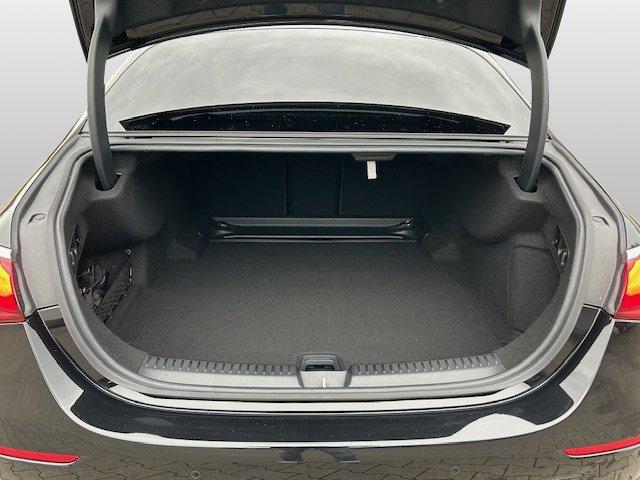 Mercedes-Benz E 200 AVANTGARDE Sedan