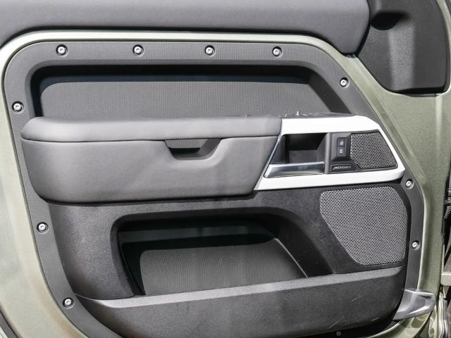 Land Rover Defender 110 AWD D300 Dynamic SE