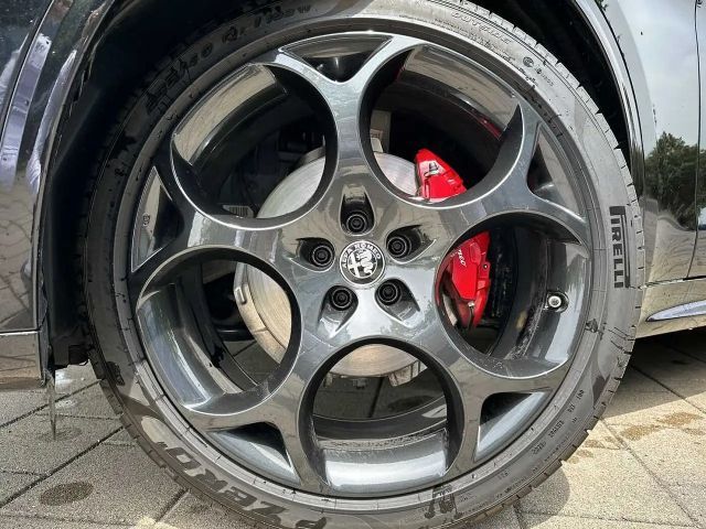 Alfa Romeo Stelvio AT8 Q4 Turbo