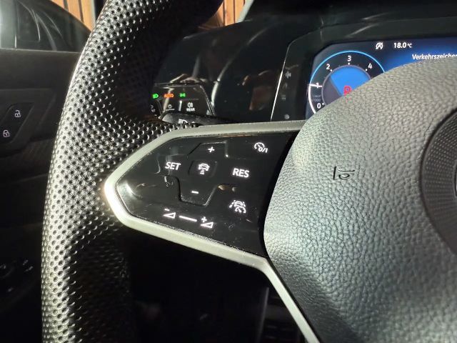 Volkswagen Golf DSG R-Line Variant