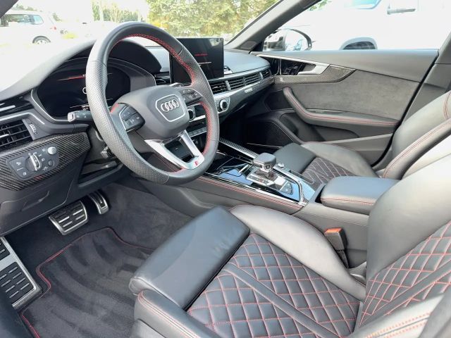 Audi A4 Avant Quattro S-Line