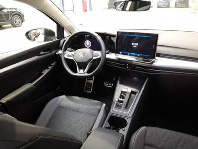 Volkswagen Golf 1.5 eTSI DSG Golf VIII IQ.Drive