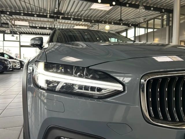Volvo V90 Cross Country AWD