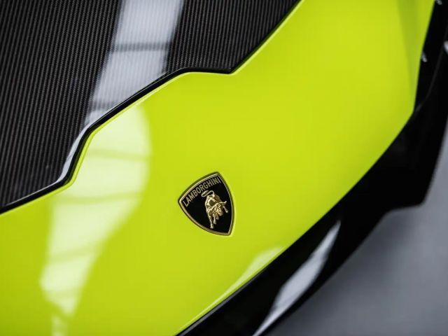 Lamborghini Huracan n Tecnica Carbon front & rear bonnet + Alcantara