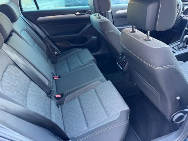 Volkswagen Passat 1.5 TSI Business DSG Variant