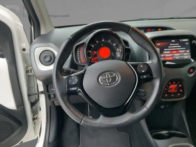 Toyota Aygo 1.0 VVT-i Hatchback X-sky