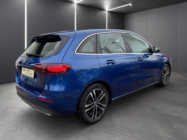 Mercedes-Benz B 200 Progressive Sedan