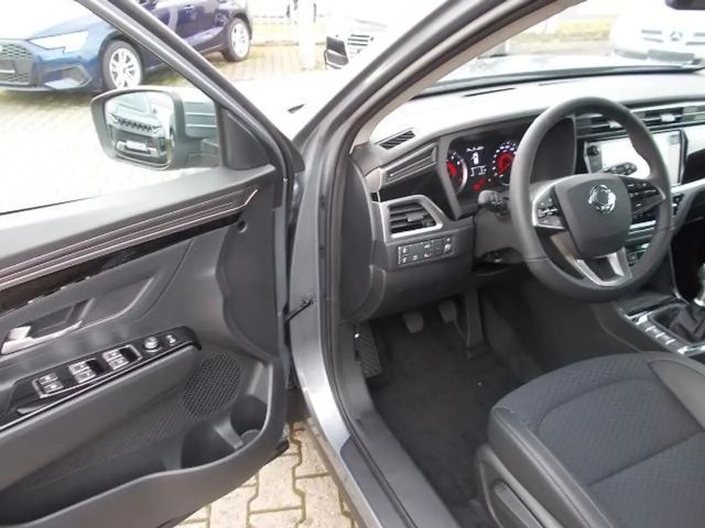 SsangYong Korando Quarz 1.5T LED, Navi, Keyless, Aku 18"