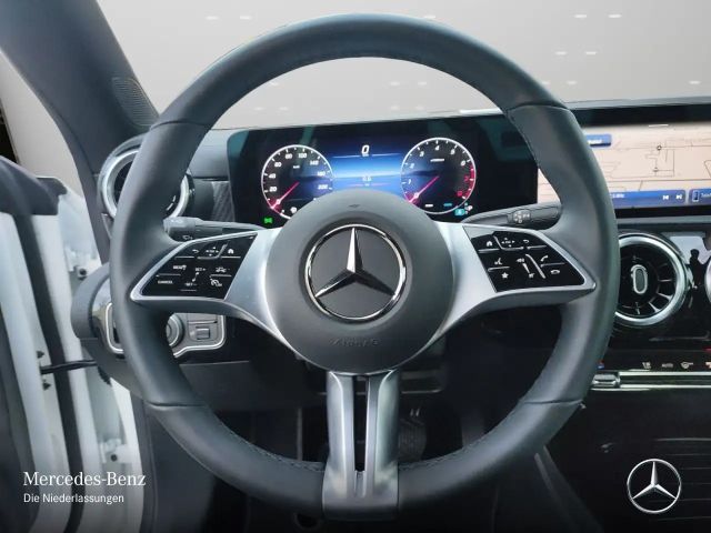 Mercedes-Benz CLA 180 Coupé Progressive