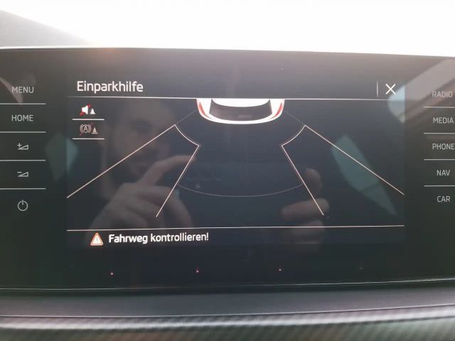 Skoda Kamiq TSI Monte-Carlo LED Navi AID Pano ACC PDC SH 18"