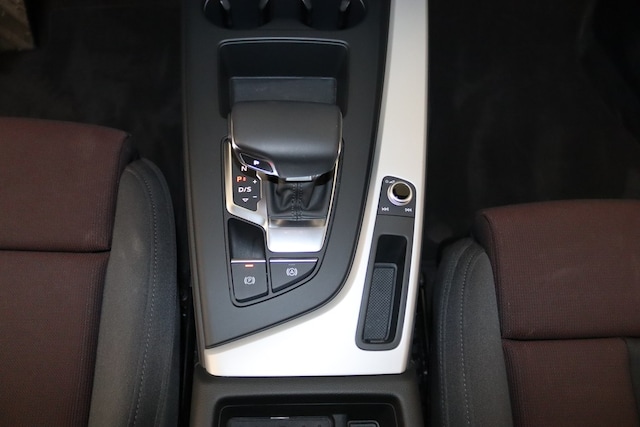 Audi A4 40 TFSI Avant S-Tronic