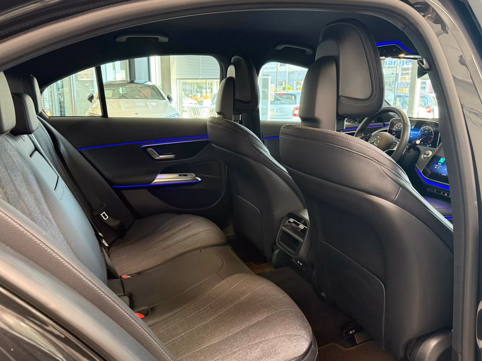 Mercedes-Benz E 220 E 220 d Sedan