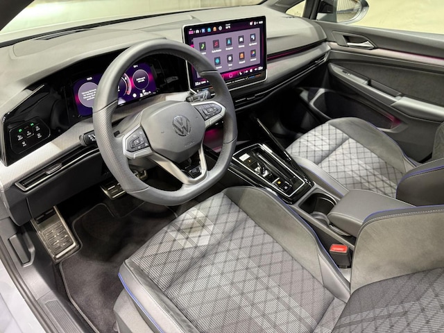 Volkswagen Golf 1.5 eTSI DSG R-Line