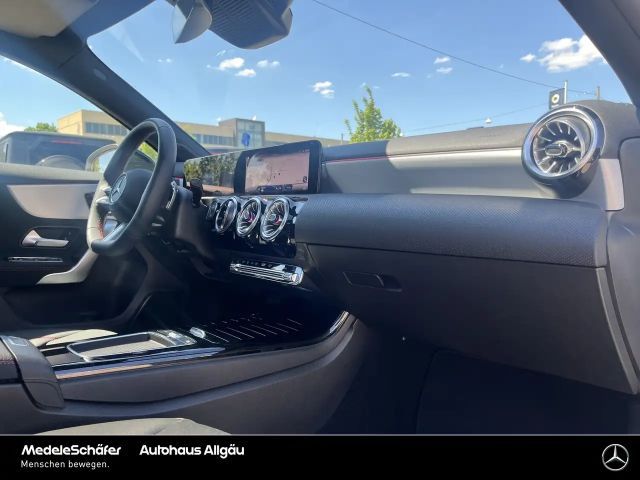 Mercedes-Benz A 200 AMG Line