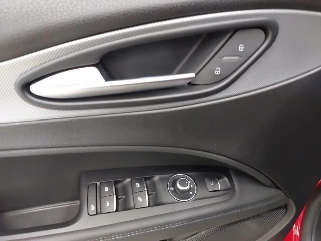 Alfa Romeo Stelvio AT8 Q4