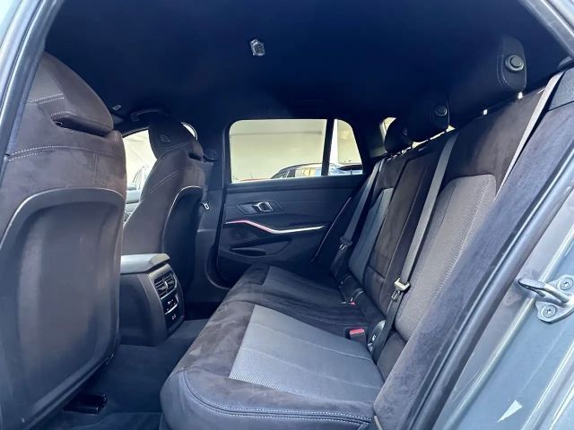 BMW 320 320d M-Sport Touring