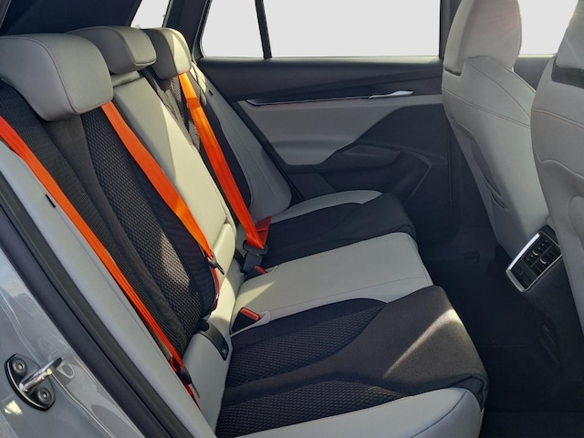 Skoda Elroq 150 KW 63 kWh WPumpe AHK MATRIX Navi