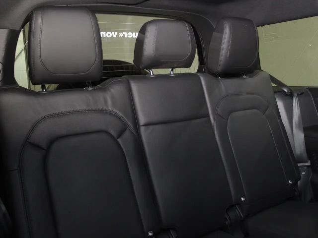 Land Rover Defender D250 Dynamic SE