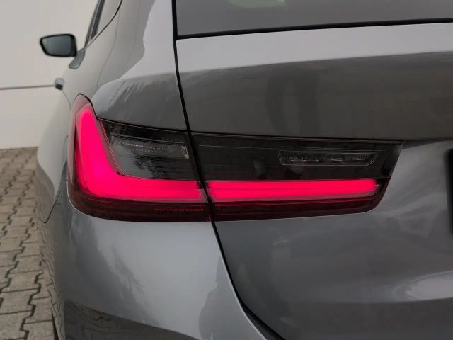 BMW 330 330i Touring xDrive