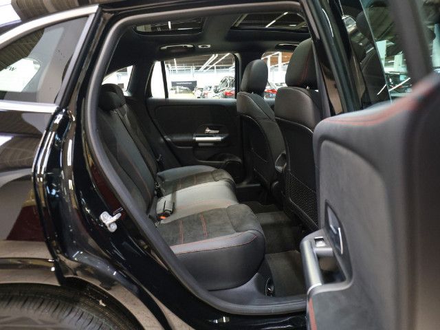 Mercedes-Benz GLA 180 AMG Line