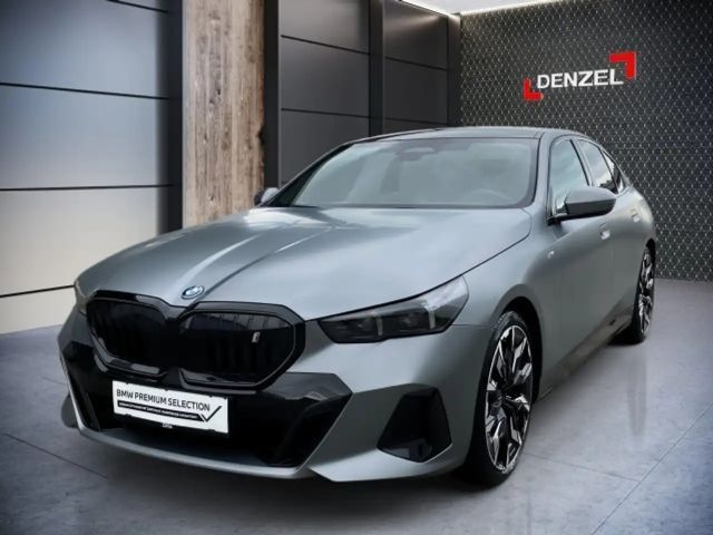 BMW i5 Sedan