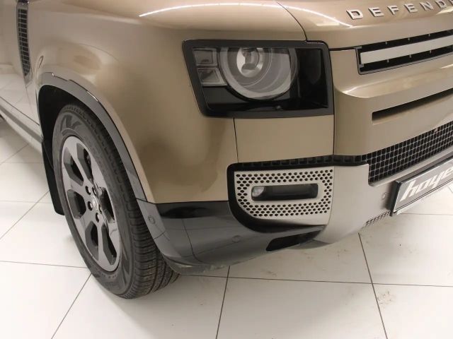 Land Rover Defender D300 Dynamic HSE