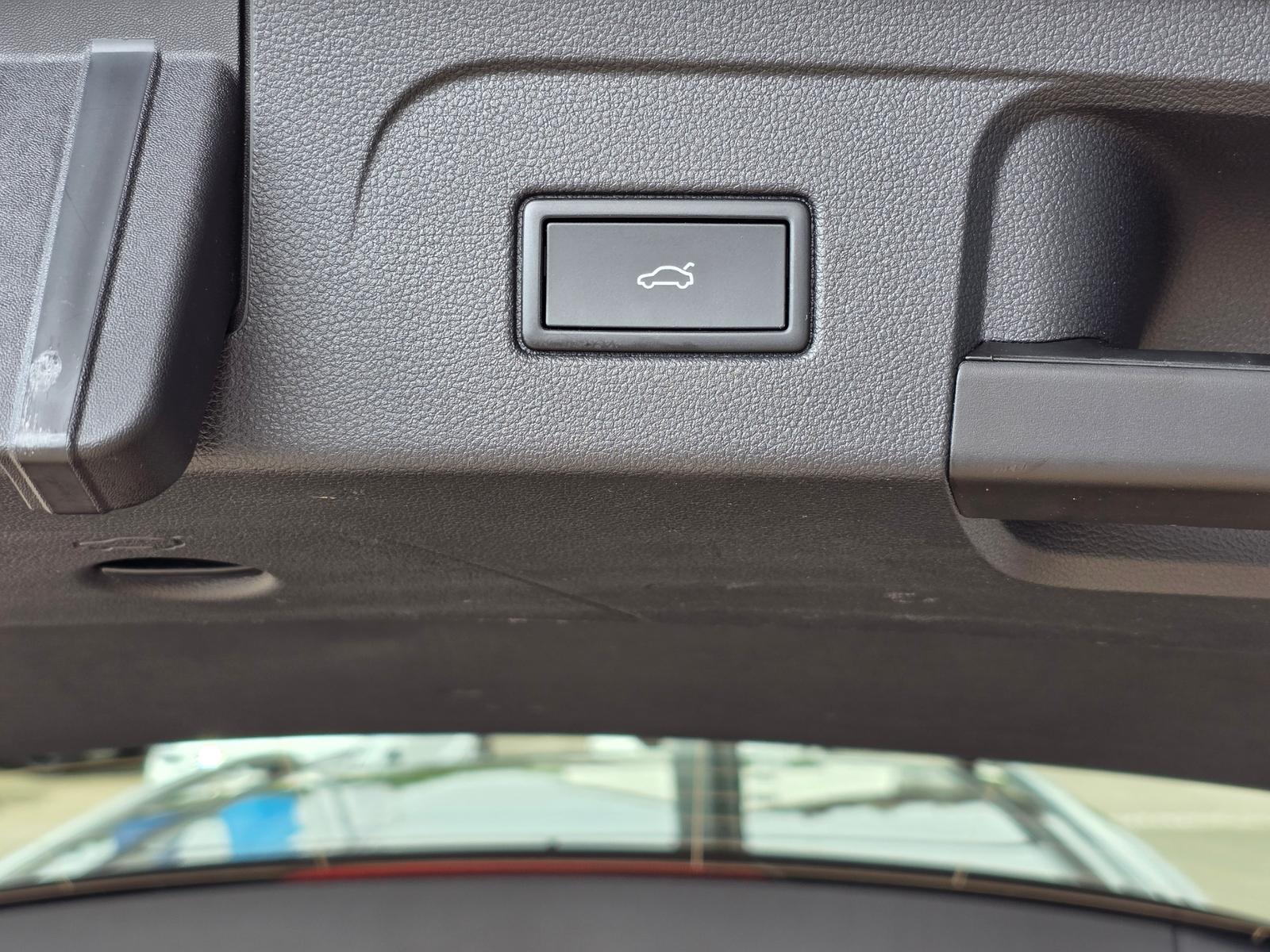 Volkswagen Touran 1.5 TSI DSG IQ.Drive R-Line