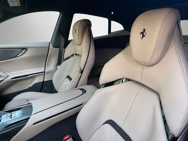 Ferrari Purosangue Celeste Met. - Panorama -Massage Sitze vorn